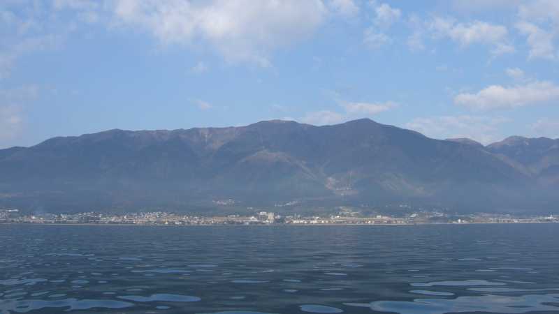 志賀沖から撮った打見山・蓬来山の風景